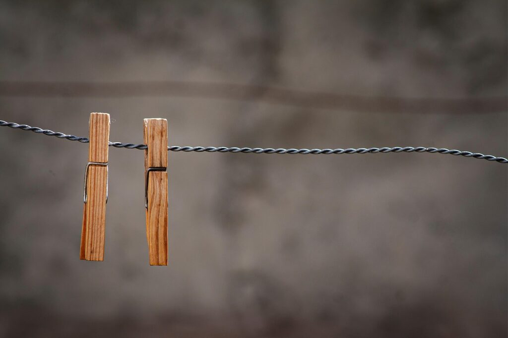 洗濯槽のニオイが服に移る原因と効果的な対策は？