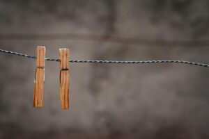 洗濯槽のニオイが服に移る原因と効果的な対策は？